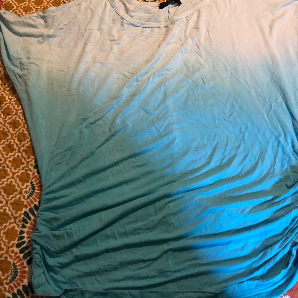 Tee